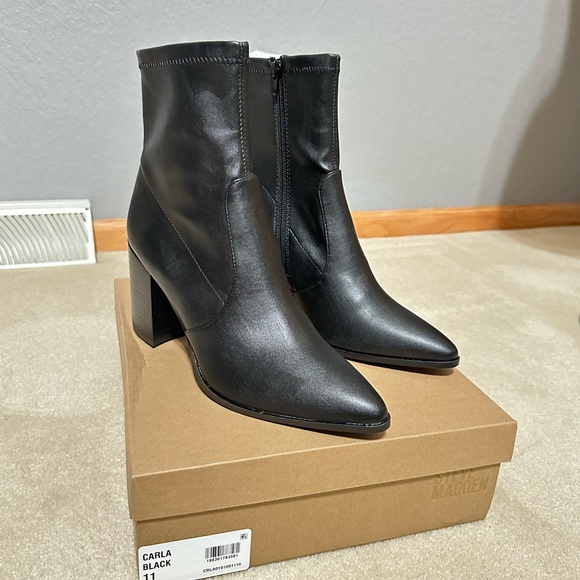 Steve Madden booties - brand new - Picture 1 of 3